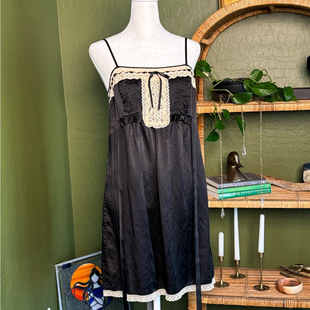 Betsey Johnson Maid Black Cream Lace 90s Babydoll Dress with Lace Trim - Picture 4 of 5